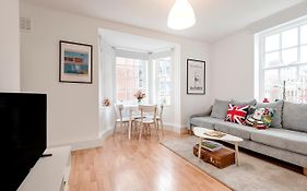 Modern One Bedroom Victoria Apartment